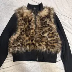 ファー付きヒョウ柄クロップドニット　アクレント