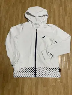 ホワイトフード付きウォームアップウェア