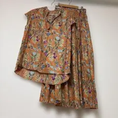ジネス オレンジ 花柄 セットアップのサムネイル