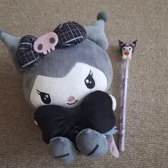 クロミちゃん　ぬいぐるみとロケットえんぴつ