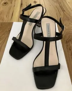 CHARLES & KEITH ストラップ　ブロックヒールサンダル　36サイズのサムネイル