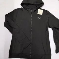 PUMA フード付きブラックジャケット
