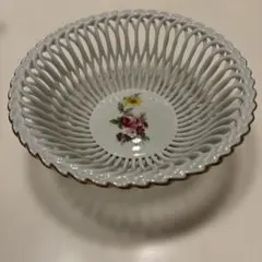 透かし彫り 陶器製 バスケット プレート 花柄のサムネイル