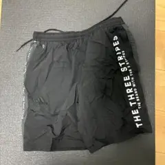 adidas ブラック ショートパンツ