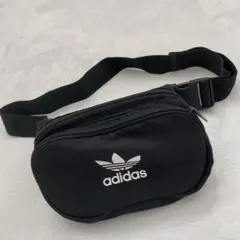 adidas ボディバッグ 黒