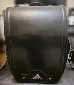 adidas 黒青 ランドセル ストライプデザイン