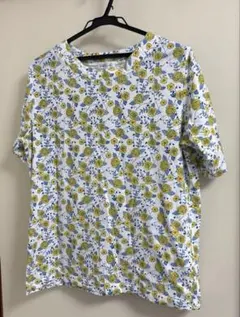 SIMPLE LIFE 花柄Tシャツ 半袖のサムネイル