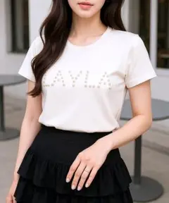 julia boutique パールロゴデザインTシャツ