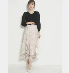 【ジャスグリッティー】 レース刺繍フレアスカート ベージュ☆２・M