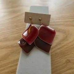 イヤリング　花びら　赤　ワインレッド