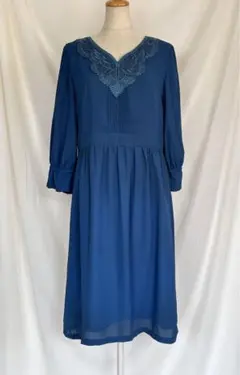 LAURA ASHLEY 襟刺繍付き長袖ワンピース