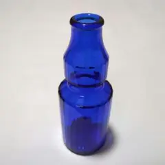 空き瓶　青