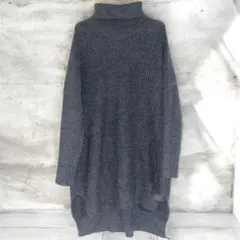 グレー タートルネック ニットワンピース 膝丈〜ミモレ丈 前後差 無地 秋冬