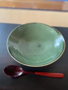 万能ボウル　湾曲ボウル　20cm 陶器　新品　グリーン