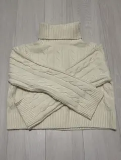 GU パフィータッチクロップドタートルネック　セーター　S
