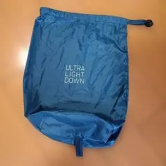 ユニクロ　ULTRA LIGHT DOWN 袋 ネイビー