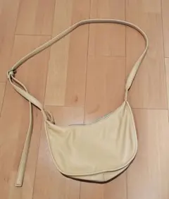 レディース ショルダーバッグ ベージュ新品 スタジオクリップ レザー風のサムネイル