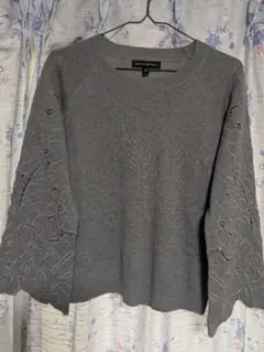 【連休セール！】BANANA REPUBLIC グレー刺繍長袖セーター XS