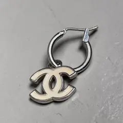 CHANEL ロゴフープピアス シルバー/ホワイト