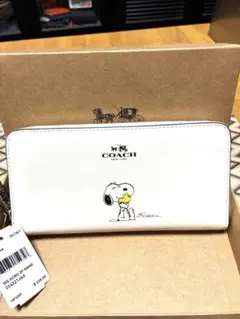 COACH スヌーピー 長財布 ホワイト - メルカリ