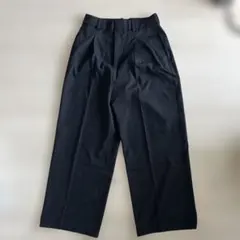 大特価！早い者勝ち！ 黒 パンツ プリーツ入り