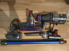 ジャンク品】Dyson V10 Fluffy スタンド・付属品セット - メルカリ