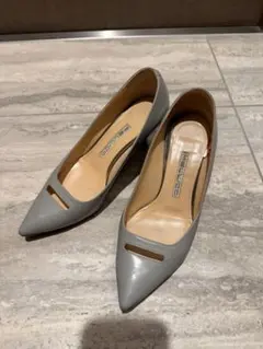 エナメル パンプス