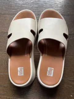FitFlop 厚底サンダル アイボリーのサムネイル