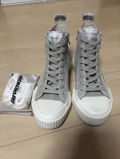 AAPE NOW ホワイトスニーカー - メルカリ