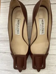 NEBULONIE ブラウン バックル付きパンプスのサムネイル