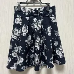 【新品】INGNI ネイビー花柄フレアスカート