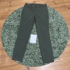 ユニクロ　ウルトラストレッチ　クロップドレギンスパンツ　M
