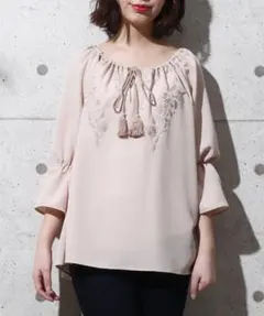 ROPÉ PICNIC 刺繍タッセルブラウス