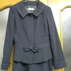 【ギャラリービスコンティ】セットアップ　濃紺に白ステッチリボンフォーマル　上品