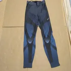 アシックス