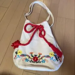 巾着バッグ　刺繍　新品未使用