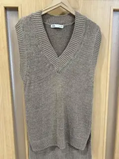 ZARA ベージュ Vネック ニットベスト