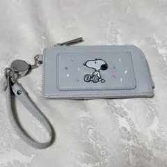 スヌーピー リール付きパスケース　定期入れ カードケース 刺繍 PEANUTS