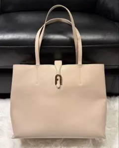 人気色✨フルラ トートバッグ ソフィア アーチロゴ レザー ピンクベージュ