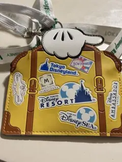 東京ディズニーリゾート スーツケース型パスケース