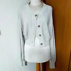 アース＆ミュージックエコロジー アイボリー ボタン付きカーディガン