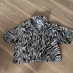 GRL ゼブラ柄 サテン生地シャツ フリーサイズのサムネイル
