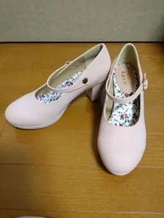 ま*る様 axes famme 淡ピンク ビジューストラップ付　ヒールパンプス