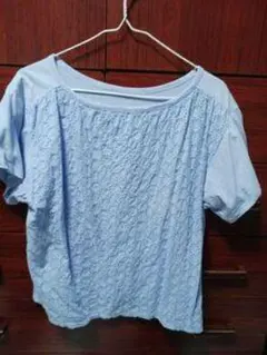 水色 レース模様 ボートネック Tシャツ