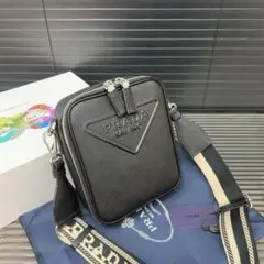 PRADA ブラック ナイロン ショルダーバッグ