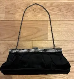 美品！パーティバッグ(ブラックサテン生地×ラインストーン)
