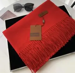 ☆新品未使用タグ付き 赤ストール　大人の秋コーデに　差し色に最適　素材ウール