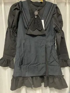 ストライプ柄フリル付きドレス