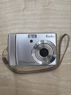コンパクトデジタルカメラ