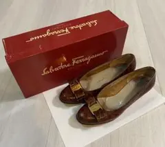 フェラガモ　VARA パンプス5